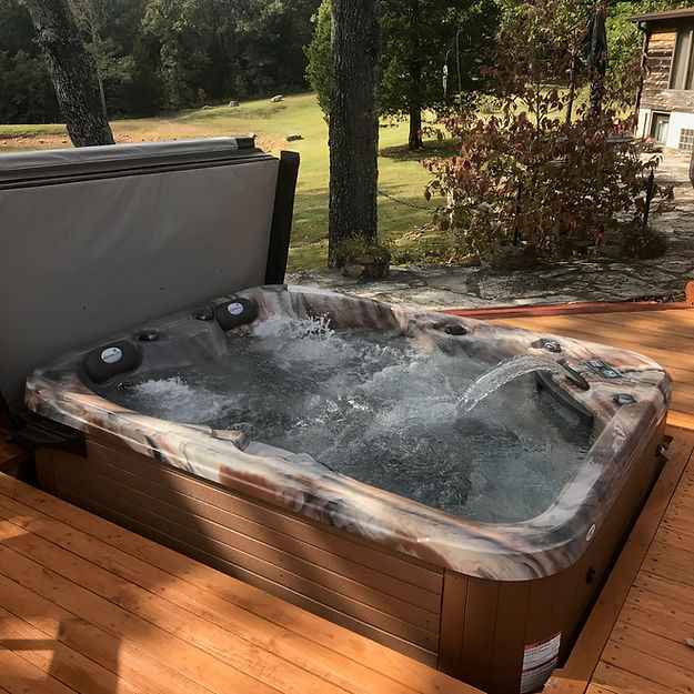 Pioneer 5-Person Hot Tub